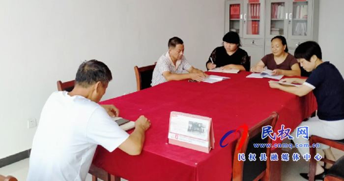 我縣各鄉(xiāng)鎮(zhèn)（街道辦）、縣直各單位認真?zhèn)鬟_貫徹脫貧攻堅問題整改暨總攻動員會議精神