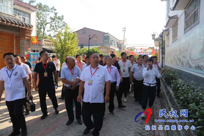 民權(quán)縣2020年“萬(wàn)名黨員進(jìn)黨校” 黨員示范培訓(xùn)班開(kāi)展現(xiàn)場(chǎng)教學(xué)活動(dòng)