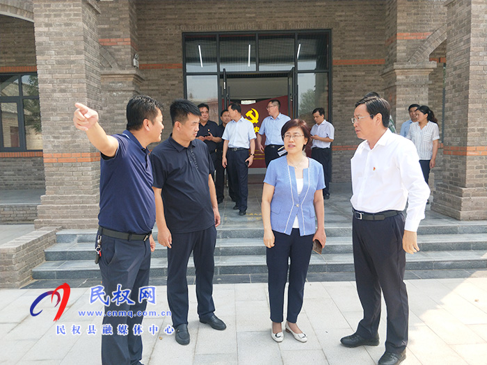 市委副書記陳向平到民權(quán)調(diào)研脫貧攻堅(jiān)及人居環(huán)境整治工作 市委副書記陳向平到民權(quán)調(diào)研脫貧攻堅(jiān)及人居環(huán)境整治工作