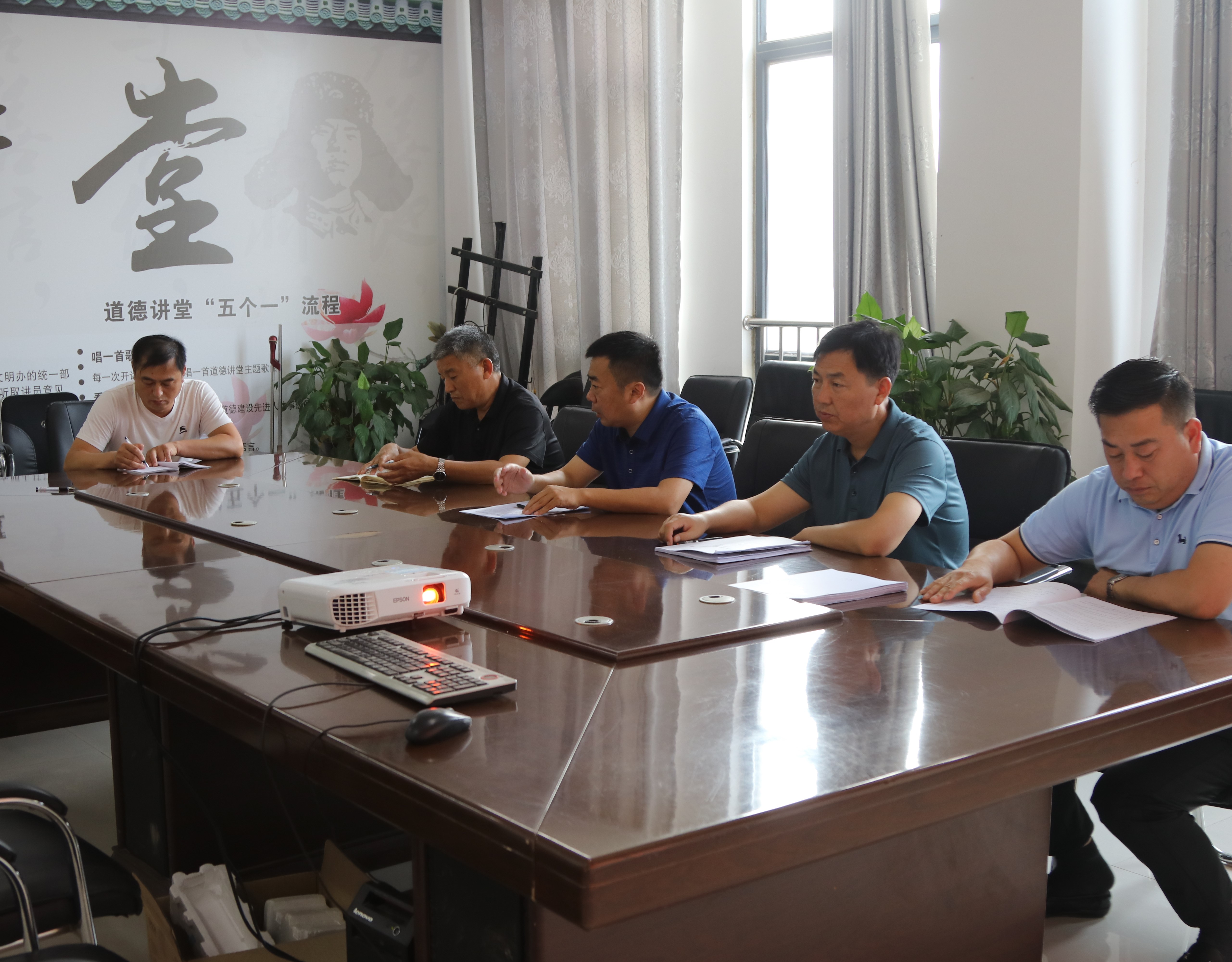 縣林業(yè)發(fā)展服務(wù)中心迅速傳達(dá)貫徹省市縣安全生產(chǎn)委員會(huì)全體會(huì)議暨安全生產(chǎn)工作會(huì)議精神 縣林業(yè)發(fā)展服務(wù)中心迅速傳達(dá)貫徹省市縣安全生產(chǎn)委員會(huì)全體會(huì)議暨安全生產(chǎn)工作會(huì)議精神