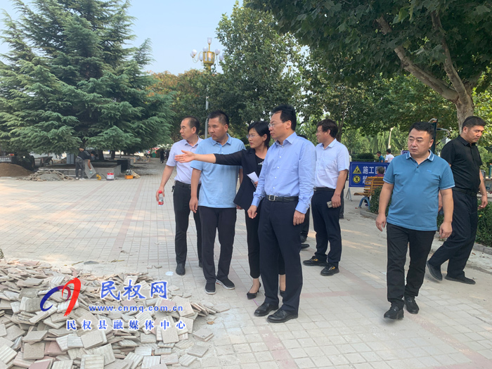 縣委常委、常務(wù)副縣長(zhǎng)李啟峰督導(dǎo)我縣創(chuàng)建全國(guó)文明城工作