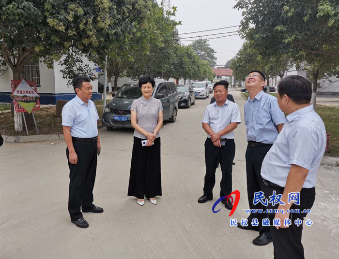 縣人大常委會主任周燕到花園鄉(xiāng)調(diào)研創(chuàng)文工作 縣人大常委會主任周燕到花園鄉(xiāng)調(diào)研創(chuàng)文工作