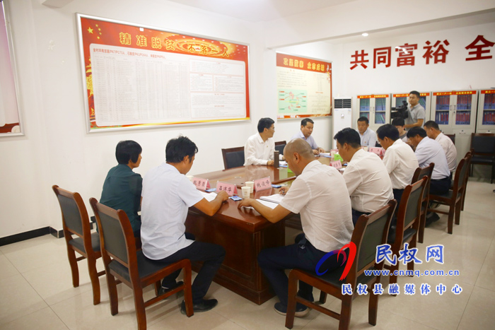 副省長、市委書記王戰(zhàn)營到我縣綠洲街道辦事處吳莊村開展“三·五”基層工作日活動