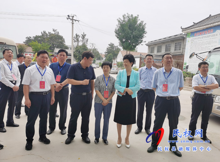 市人大常委會(huì)調(diào)研組到我縣調(diào)研農(nóng)村人居環(huán)境整治工作 市人大常委會(huì)調(diào)研組到我縣調(diào)研農(nóng)村人居環(huán)境整治工作