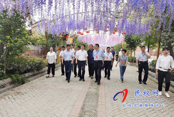 市人大常委會(huì)調(diào)研組到我縣調(diào)研農(nóng)村人居環(huán)境整治工作 市人大常委會(huì)調(diào)研組到我縣調(diào)研農(nóng)村人居環(huán)境整治工作