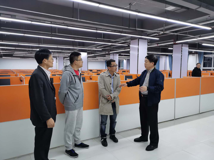 縣委常委、副縣長(zhǎng)房季調(diào)研阿里巴巴民權(quán)客服中心