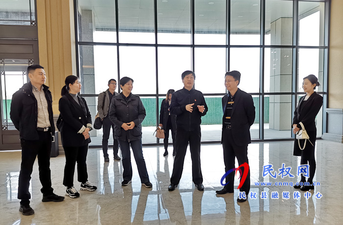 海關總署出版社張靜濤一行到我縣調(diào)研 海關總署出版社張靜濤一行到我縣調(diào)研