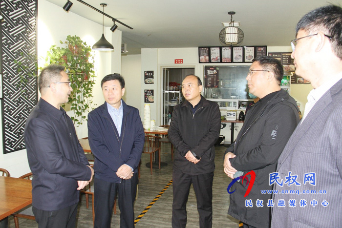 商丘市市場監(jiān)管局黨組書記馬索義蒞臨民權(quán)調(diào)研食品安全工作 商丘市市場監(jiān)管局黨組書記馬索義蒞臨民權(quán)調(diào)研食品安全工作