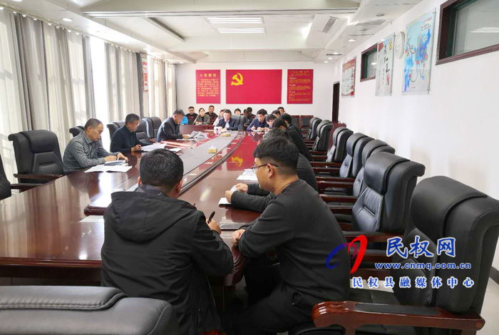 我縣各鄉(xiāng)鎮(zhèn)、（街道辦）縣直各單位傳達貫徹全縣脫貧攻堅工作推進會議精神