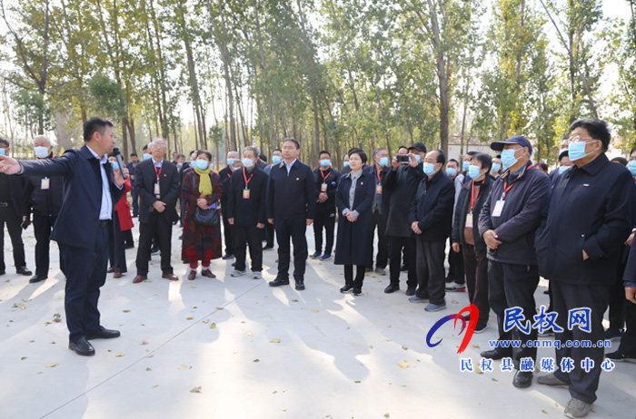 全市離退休黨支部書記暨老干部工作者社會(huì)調(diào)研現(xiàn)場(chǎng)會(huì)在民權(quán)召開? 全市離退休黨支部書記暨老干部工作者社會(huì)調(diào)研現(xiàn)場(chǎng)會(huì)在民權(quán)召開?