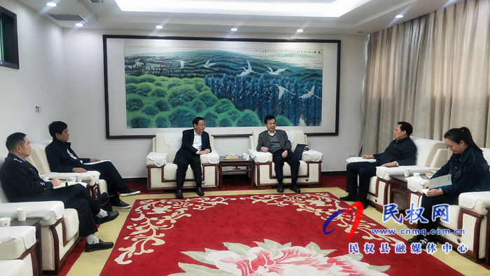 省公安廳禁毒總隊(duì)長(zhǎng)司廷俊蒞臨我縣檢查督導(dǎo)禁毒重點(diǎn)整治工作 省公安廳禁毒總隊(duì)長(zhǎng)司廷俊蒞臨我縣檢查督導(dǎo)禁毒重點(diǎn)整治工作