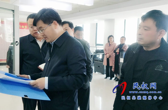縣委副書記、縣長張團結(jié)調(diào)研我縣民營經(jīng)濟“兩個健康”提升行動暨“一聯(lián)三幫”保企穩(wěn)業(yè)工作開展情況