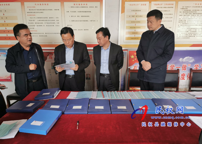 市人大常委會(huì)副主任、縣委書記姬脈常到我縣部分鄉(xiāng)鎮(zhèn)督導(dǎo)脫貧攻堅(jiān)工作