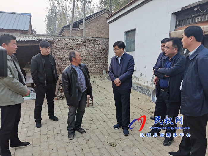 縣委副書記、縣長(zhǎng)張團(tuán)結(jié)到我縣部分鄉(xiāng)鎮(zhèn)督導(dǎo)脫貧攻堅(jiān)工作