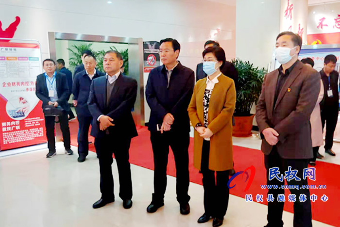 全市民營(yíng)經(jīng)濟(jì)兩個(gè)行動(dòng)觀摩會(huì)在我縣召開(kāi) 全市民營(yíng)經(jīng)濟(jì)兩個(gè)行動(dòng)觀摩會(huì)在我縣召開(kāi)