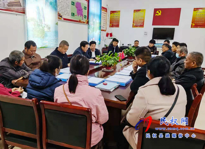 縣委常委、政法委書記、副縣長孟祥亮到人和鎮(zhèn)督導脫貧攻堅工作