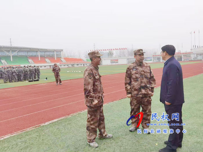 商丘軍分區(qū)司令趙伯橋一行檢查指導我縣民兵訓練工作