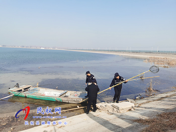 副縣長張士彬帶隊嚴(yán)查漁業(yè)違法行為