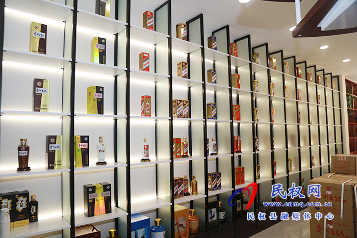 走進(jìn)民權(quán)首家茅臺(tái)體驗(yàn)館?帶您體驗(yàn)酒文化的世界 走進(jìn)民權(quán)首家茅臺(tái)體驗(yàn)館?帶您體驗(yàn)酒文化的世界