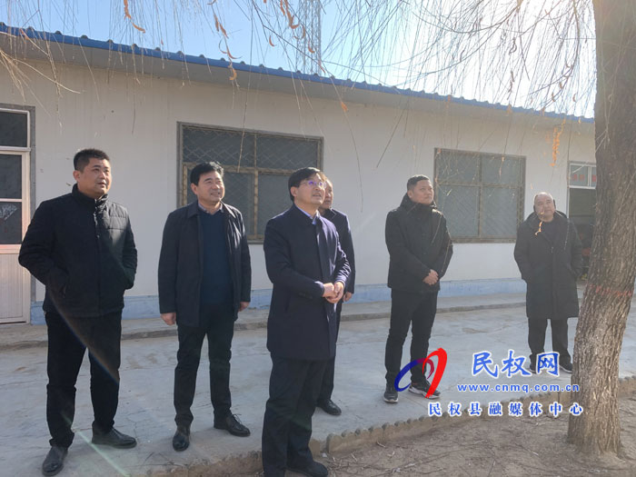 縣委副書記、縣長(zhǎng)張團(tuán)結(jié)檢查森林防火工作