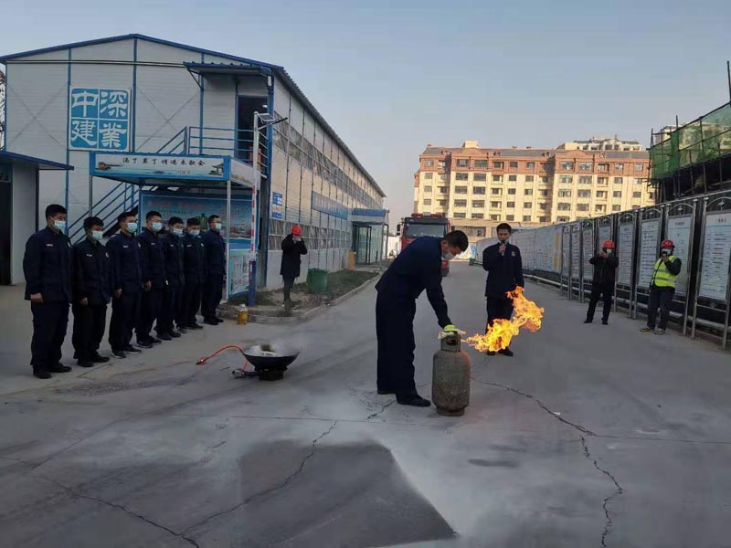 縣住建局開展建筑領(lǐng)域消防教育及應(yīng)急疏散預(yù)案演練活動(dòng) 縣住建局開展建筑領(lǐng)域消防教育及應(yīng)急疏散預(yù)案演練活動(dòng)