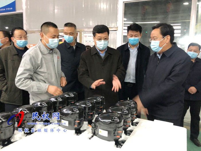 市人大常委會(huì)副主任王琦深入我縣企業(yè)開(kāi)展“一聯(lián)三幫”服務(wù)活動(dòng)