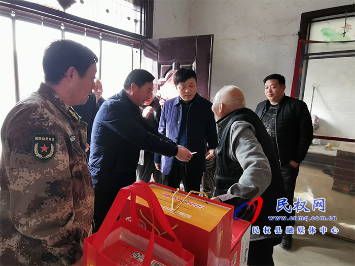 林七鄉(xiāng)走訪(fǎng)慰問(wèn)老黨員和退役軍人 林七鄉(xiāng)走訪(fǎng)慰問(wèn)老黨員和退役軍人