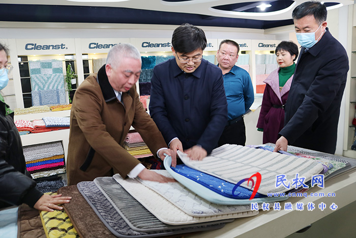 縣委副書記、縣長張團結(jié)走訪慰問浙江省金華市（民權(quán)籍）務(wù)工人員