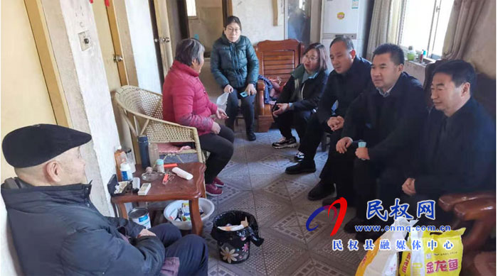 縣住建局節(jié)前慰問(wèn)離退休老黨員、老干部