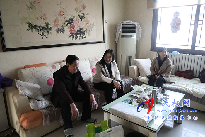 財(cái)政局春節(jié)前走訪慰問(wèn)離退休老干部 財(cái)政局春節(jié)前走訪慰問(wèn)離退休老干部