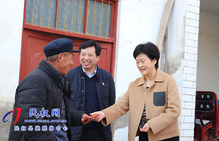 縣人大常委會主任周燕看望慰問敬老院老人和困難群眾 縣人大常委會主任周燕看望慰問敬老院老人和困難群眾