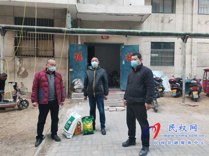民權(quán)縣道路運(yùn)輸服務(wù)中心開展走訪慰問“商丘好人”活動(dòng) 民權(quán)縣道路運(yùn)輸服務(wù)中心開展走訪慰問“商丘好人”活動(dòng)