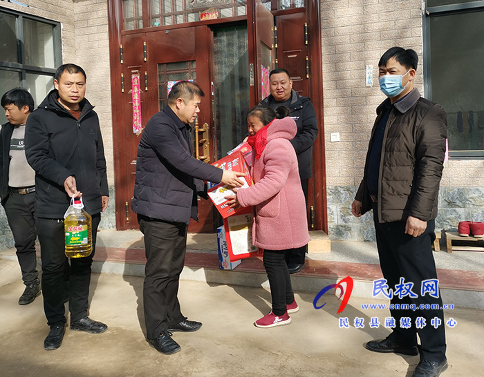 春節(jié)慰問話脫貧 入戶走訪感黨恩 春節(jié)慰問話脫貧 入戶走訪感黨恩