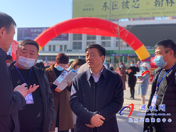 我縣舉行“春風行動”暨“迎新春送溫暖、穩(wěn)崗留工”專項行動招聘會