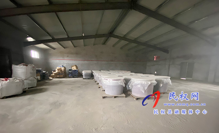 應(yīng)急管理部?；O(jiān)管二司副司長劉瑾一行對我縣煙花爆竹庫存清零等情況進(jìn)行專項檢查