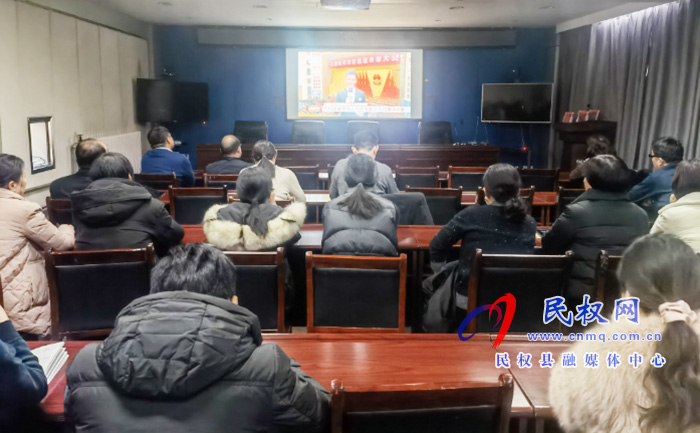 我縣各鄉(xiāng)鎮(zhèn)（街道辦）、縣直各單位組織收聽收看全國脫貧攻堅總結(jié)表彰大會