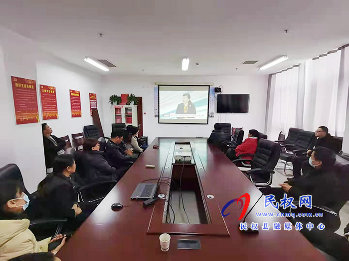 我縣各鄉(xiāng)鎮(zhèn)（街道辦）、縣直各單位組織收聽收看全國脫貧攻堅總結(jié)表彰大會