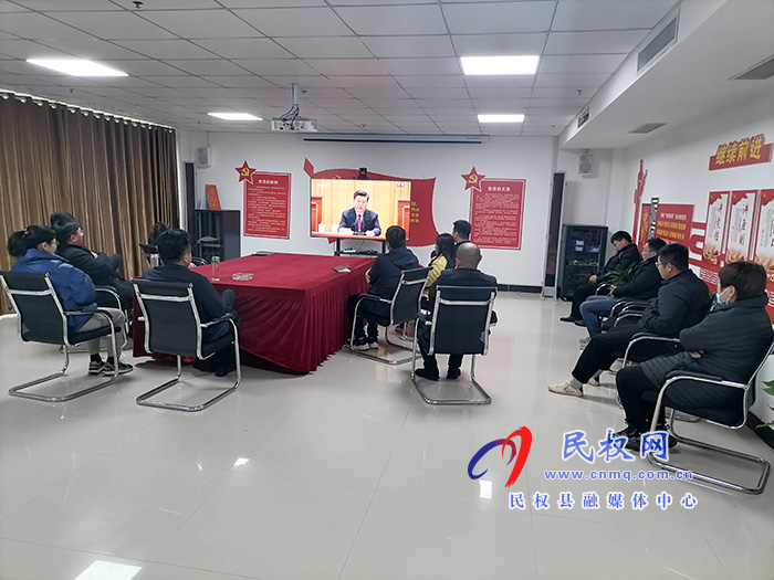 我縣各鄉(xiāng)鎮(zhèn)（街道辦）、縣直各單位組織收聽收看全國脫貧攻堅總結(jié)表彰大會