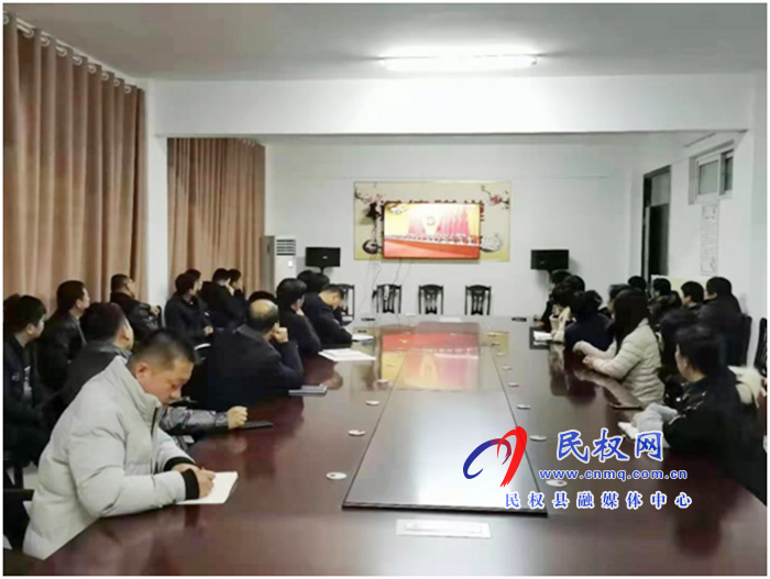 我縣各鄉(xiāng)鎮(zhèn)（街道辦）、縣直各單位組織收聽收看全國脫貧攻堅總結(jié)表彰大會