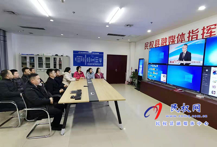 我縣各鄉(xiāng)鎮(zhèn)（街道辦）、縣直各單位組織收聽收看全國脫貧攻堅總結(jié)表彰大會