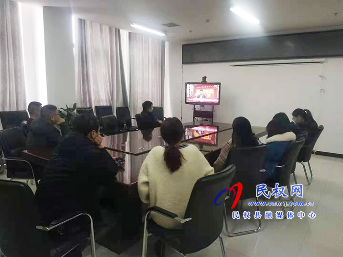 我縣各鄉(xiāng)鎮(zhèn)（街道辦）、縣直各單位組織收聽收看全國脫貧攻堅總結(jié)表彰大會