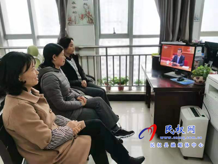 我縣各鄉(xiāng)鎮(zhèn)（街道辦）、縣直各單位組織收聽收看全國脫貧攻堅總結(jié)表彰大會