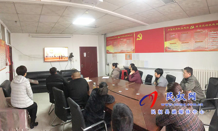 我縣各鄉(xiāng)鎮(zhèn)（街道辦）、縣直各單位組織收聽收看全國脫貧攻堅總結(jié)表彰大會