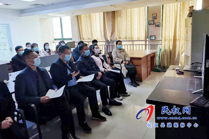 我縣各鄉(xiāng)鎮(zhèn)（街道辦）、縣直各單位組織收聽收看全國脫貧攻堅總結(jié)表彰大會