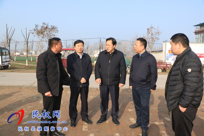縣領(lǐng)導(dǎo)孟祥亮、陳鴻志深入伯黨鄉(xiāng)督導(dǎo)村委換屆工作