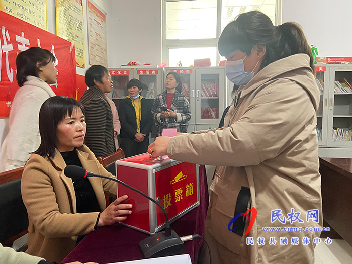 全縣村(社區(qū))婦聯(lián)組織換屆工作觀摩會(huì)舉行 全縣村(社區(qū))婦聯(lián)組織換屆工作觀摩會(huì)舉行