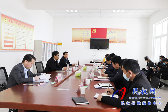 副省長、市委書記王戰(zhàn)營到我縣雙塔鎮(zhèn)秣坡村開展“三五”基層工作日活動