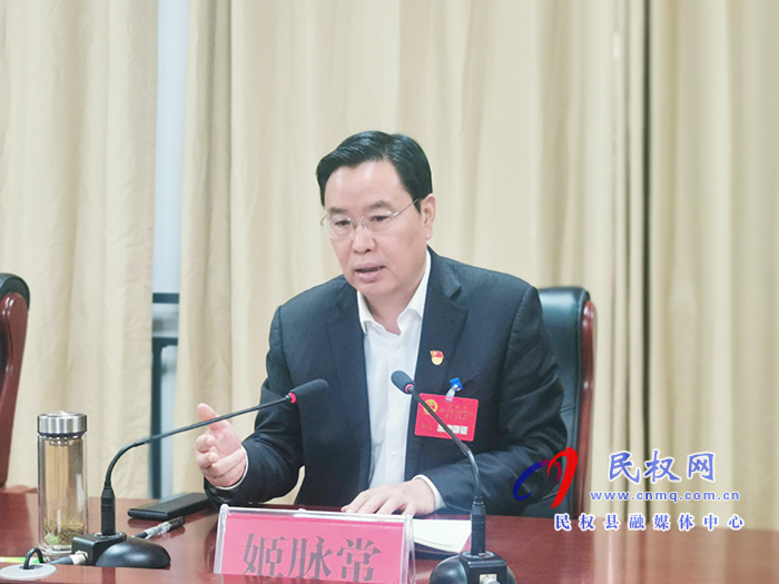 市人大常委會副主任、縣委書記姬脈常參加龍?zhí)伶?zhèn)代表團審議
