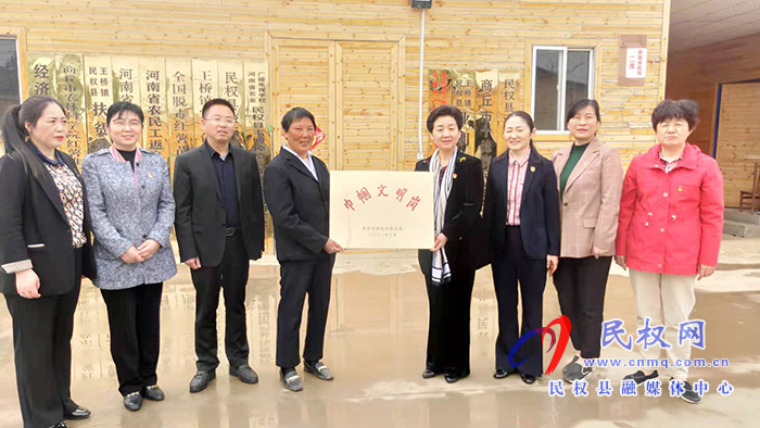 市婦聯黨組書記主席劉春霞到民調研“傳承紅色基因 爭當為民先鋒”工作 市婦聯黨組書記主席劉春霞到民調研“傳承紅色基因 爭當為民先鋒”工作