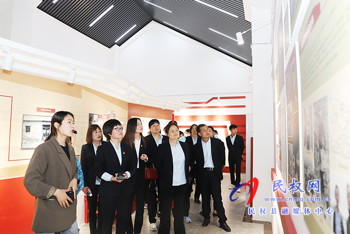 民權(quán)縣第五小學(xué)開展“學(xué)黨史 感黨恩 跟黨走”紅色教育主題活動 民權(quán)縣第五小學(xué)開展“學(xué)黨史 感黨恩 跟黨走”紅色教育主題活動
